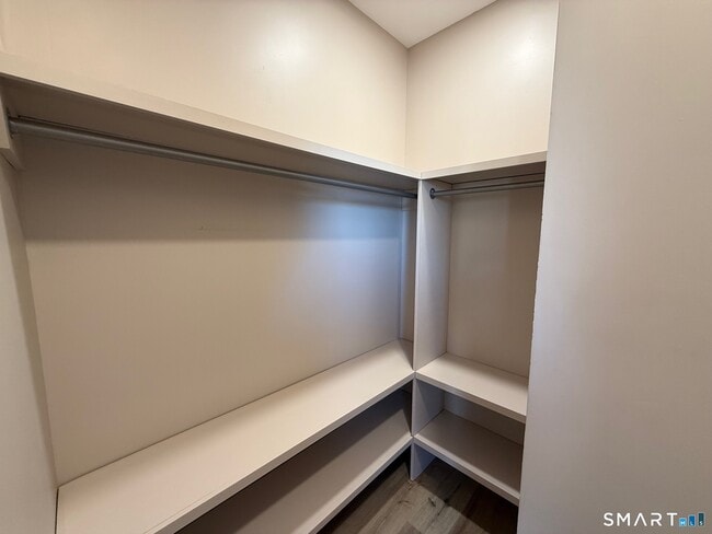 Building Photo - 24 Breckenridge Ave