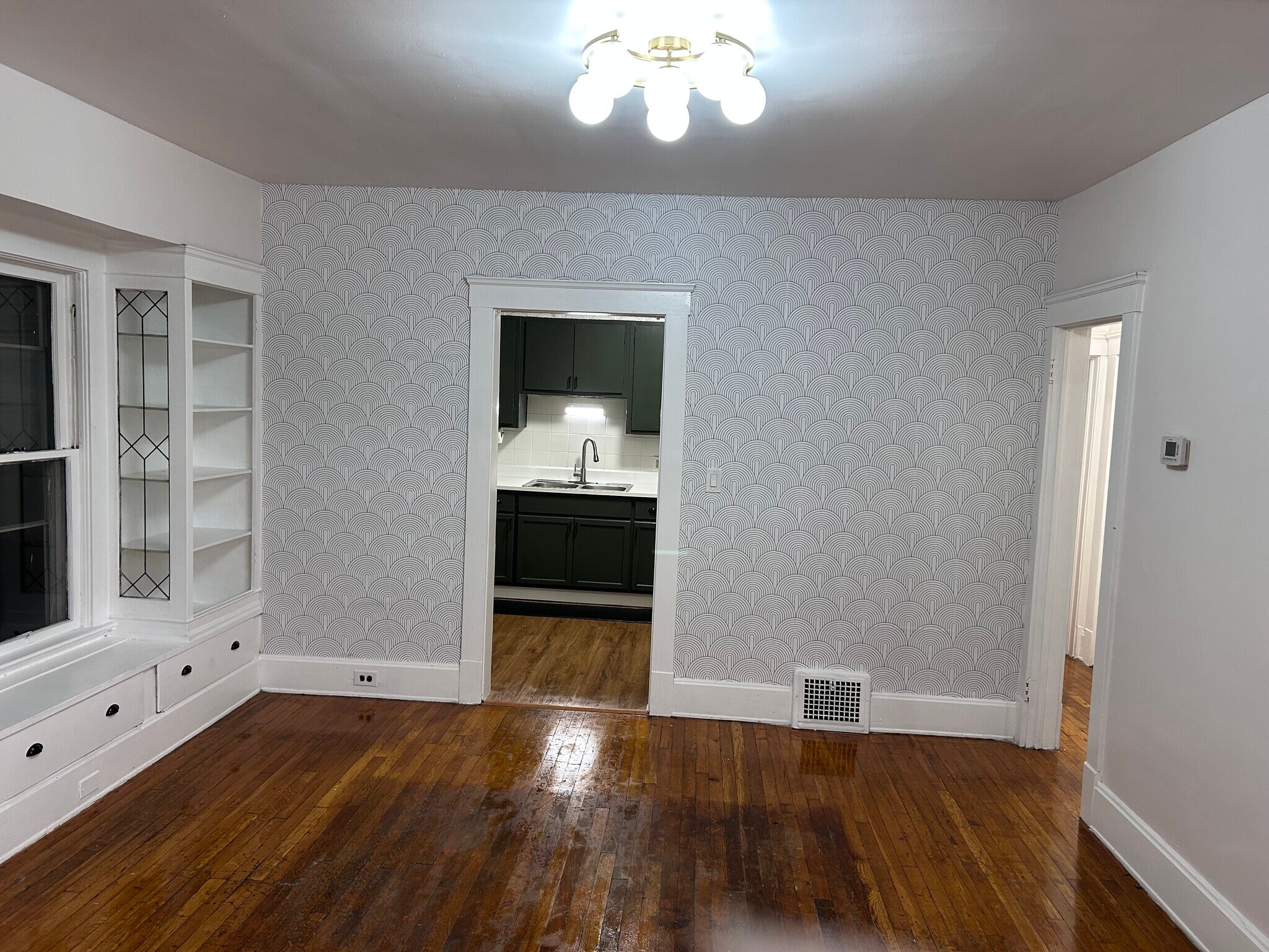 Building Photo - 10806 Bernard Ave