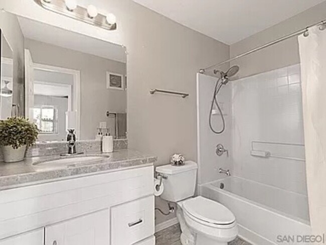 Building Photo - 3440 Lebon Dr