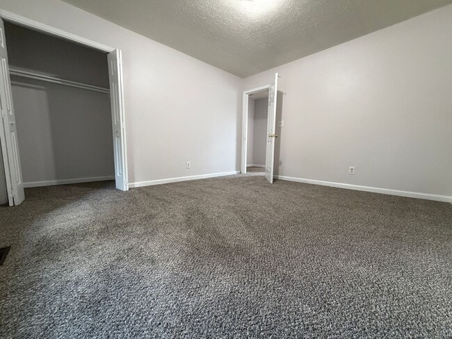 Building Photo - 3408 Clingstone Way