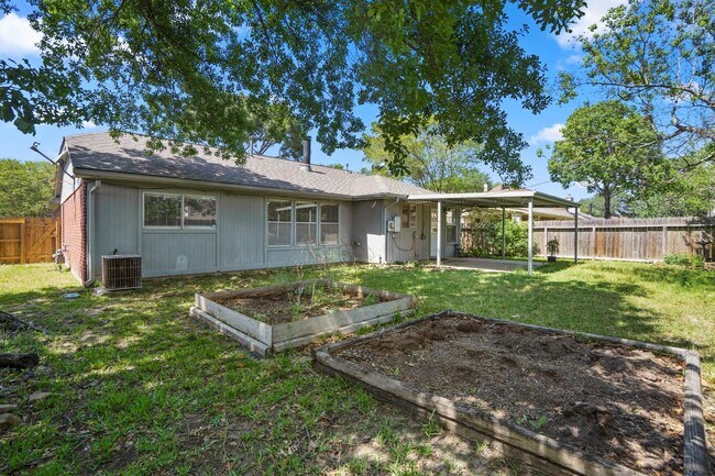 Building Photo - 5211 Roserock Ln