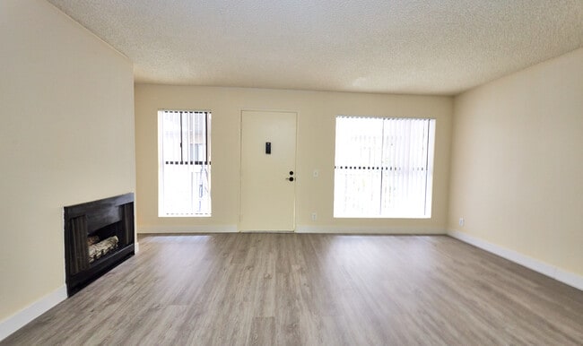 Building Photo - 1402 N Alta Vista Blvd