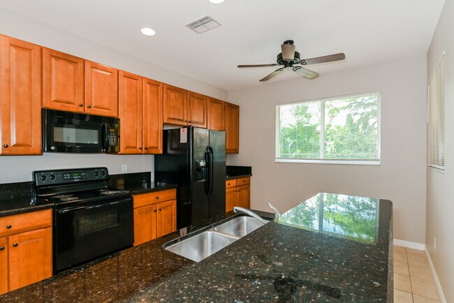 Building Photo - 10211 Tin Maple Dr