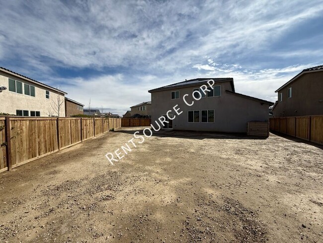 Building Photo - 4 Bedrooms/3 Bathrooms Two Story Home for ...