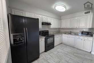 Building Photo - 3Bed/2Bath Townhouse at 47th Ave/Maryland Ave! Ready for Immediate Move-In! – FENCED-IN YARD!
