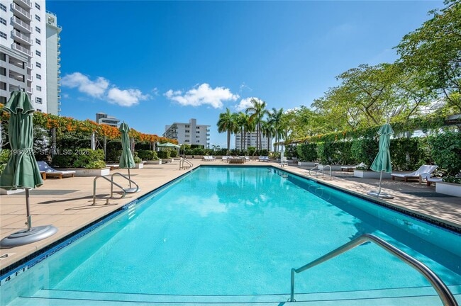 Building Photo - 1425 Brickell Ave