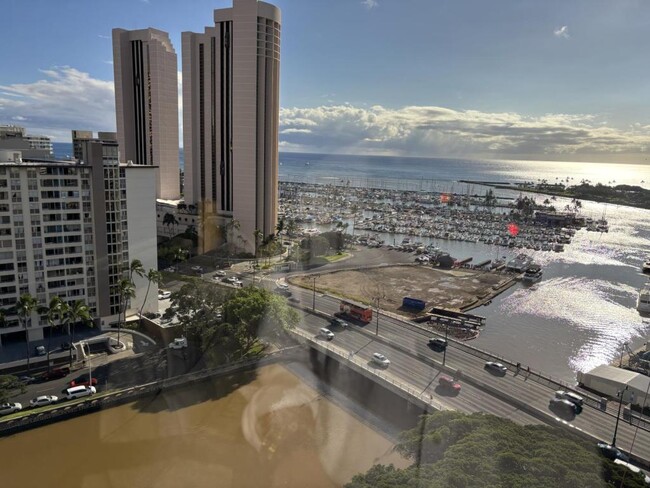 Building Photo - 1650 Ala Moana Blvd