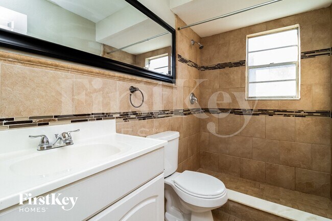 Building Photo - 11107 Finchley Pl