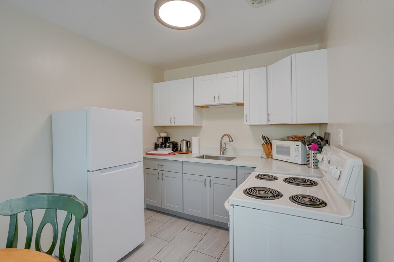 Building Photo - 3600 Grand Ave