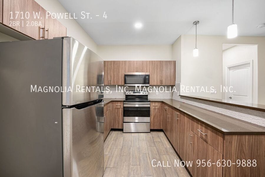 Building Photo - 1710 W Powell St