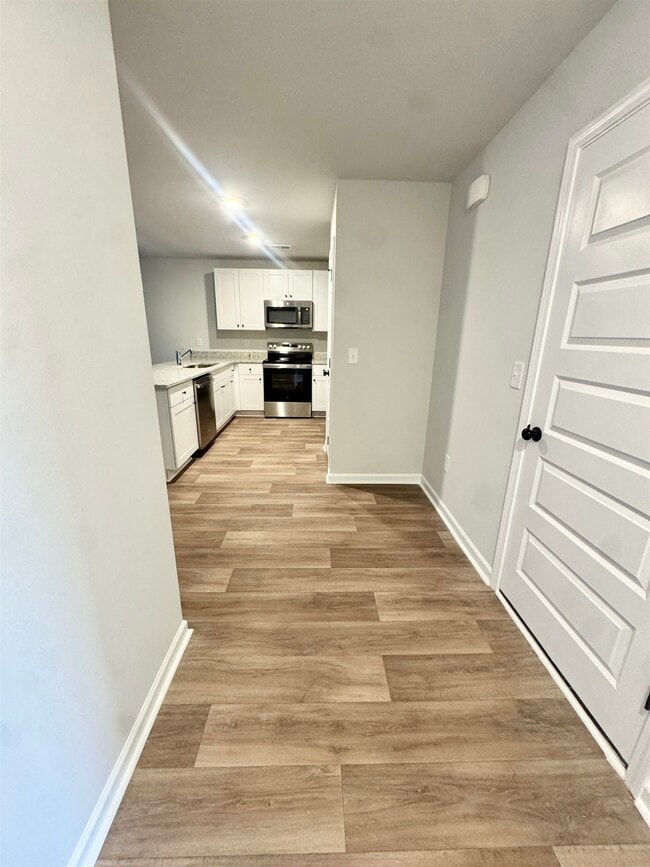 Building Photo - 1735 King Oaks Lp