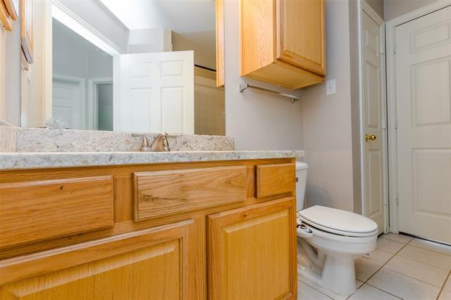 Building Photo - 2450 Streamside Ct