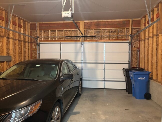 Building Photo - 620 Sugar Maple Ln
