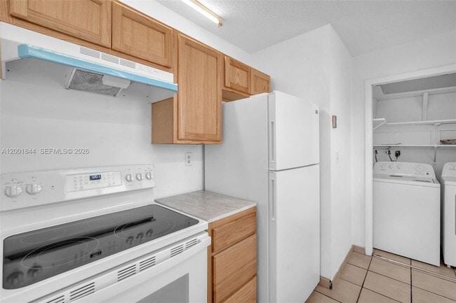 Building Photo - 535 NW 44th Ave