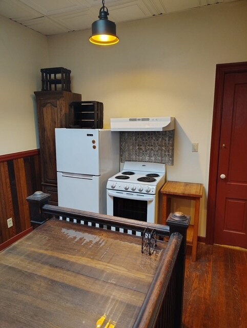 Building Photo - 106 S Railroad Ave