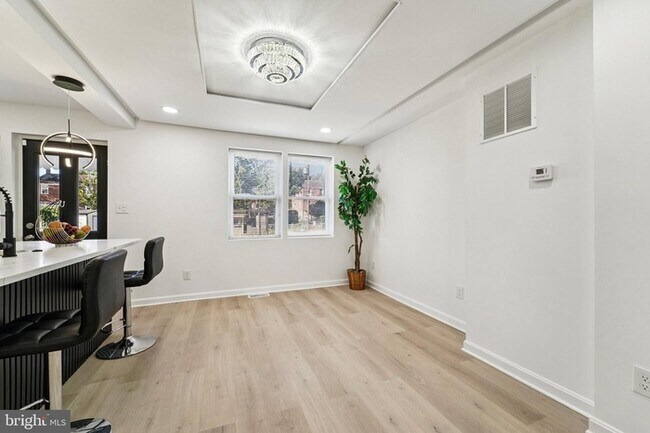 Building Photo - BEAUTIFUL 3 Bedroom 2 Bathroom Home