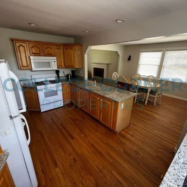 Building Photo - 1253 Brookwood Dr