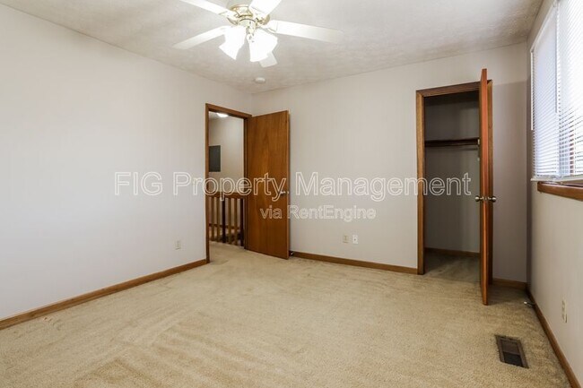 Building Photo - 537 Scott County Rd