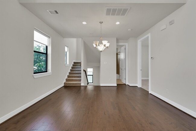 Building Photo - 9058 Laverne Cres