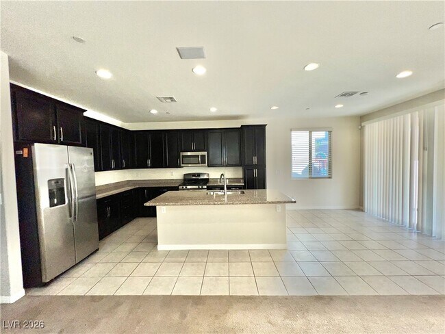 Building Photo - 365 Badinerie St