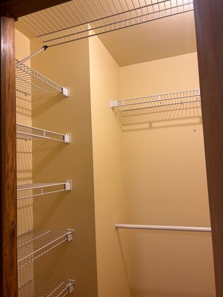 Building Photo - 1708 Deer Run Dr