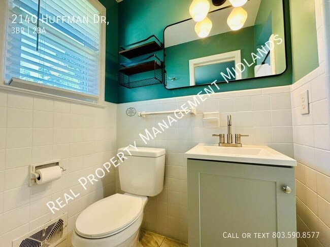 Building Photo - 2140 Huffman Dr