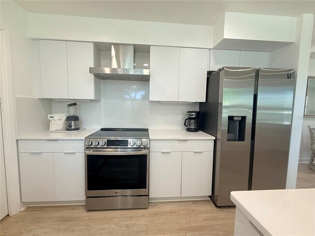 Building Photo - 757 Virginia St