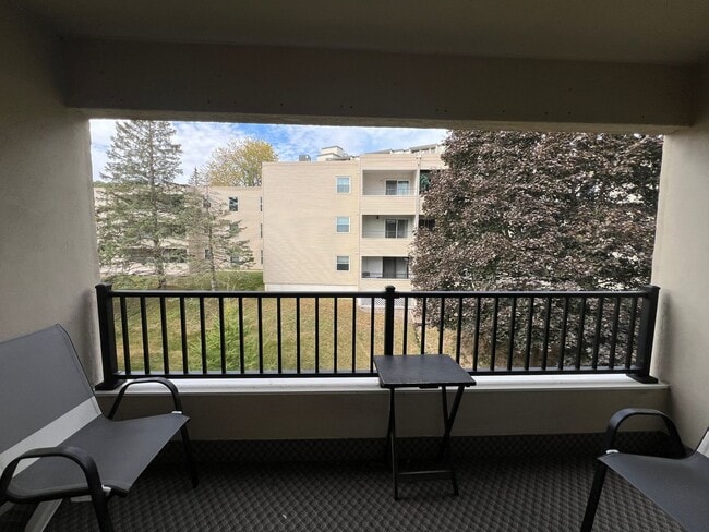 Building Photo - 1 bed, 1 bath close proximity to downtown!