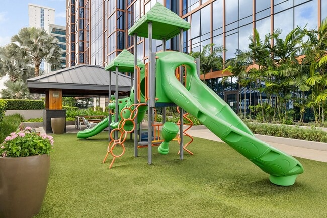 Building Photo - 1555 Kapiolani Blvd
