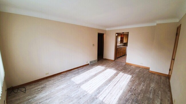 Building Photo - 2903 Oakland Rd NE