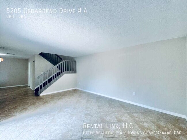 Building Photo - 5205 Cedarbend Dr