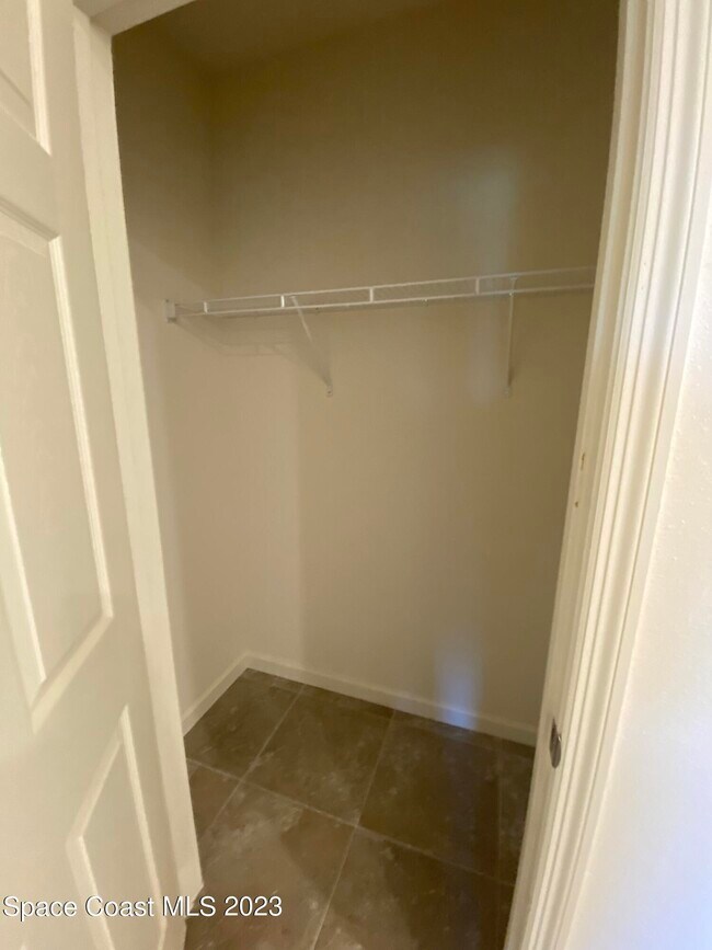 Building Photo - 510 Old Country SE Rd