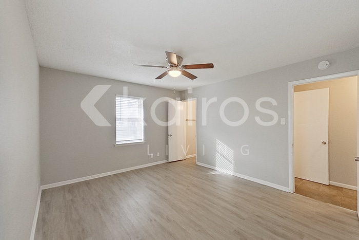 Building Photo - 738 Willowood Ln