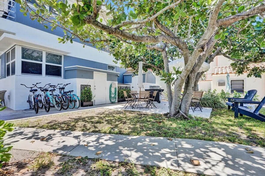 Building Photo - 851 N Surf Rd