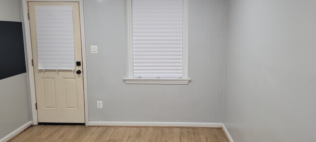 Building Photo - 1248 16th St NE