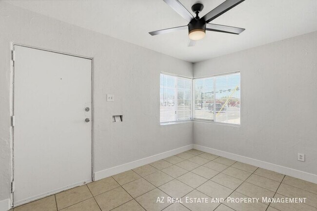 Building Photo - 1038 N 16th St