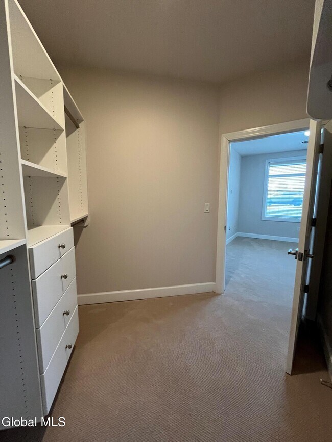 Building Photo - 2 West Ave