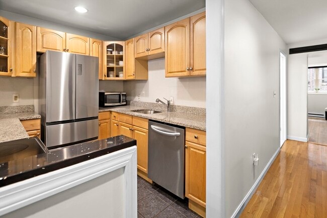 Building Photo - 41 Warren Ave