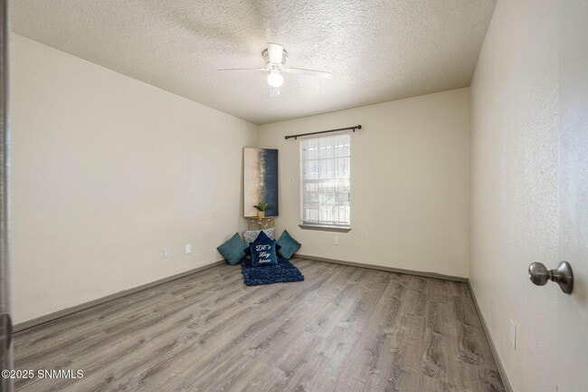 Building Photo - 963 Maple St