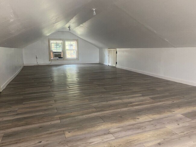 Building Photo - Atrium Park