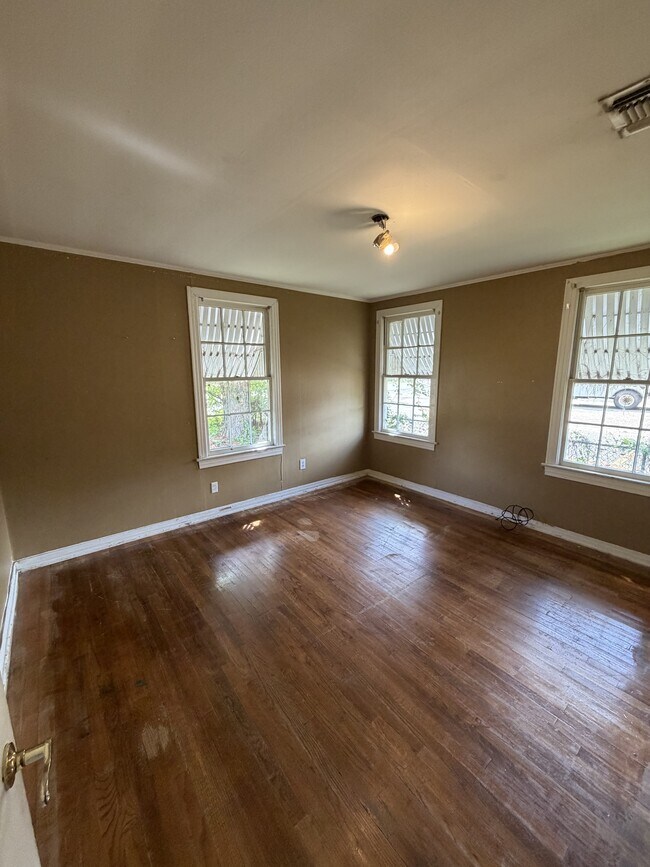 Building Photo - 432 Waller Ave