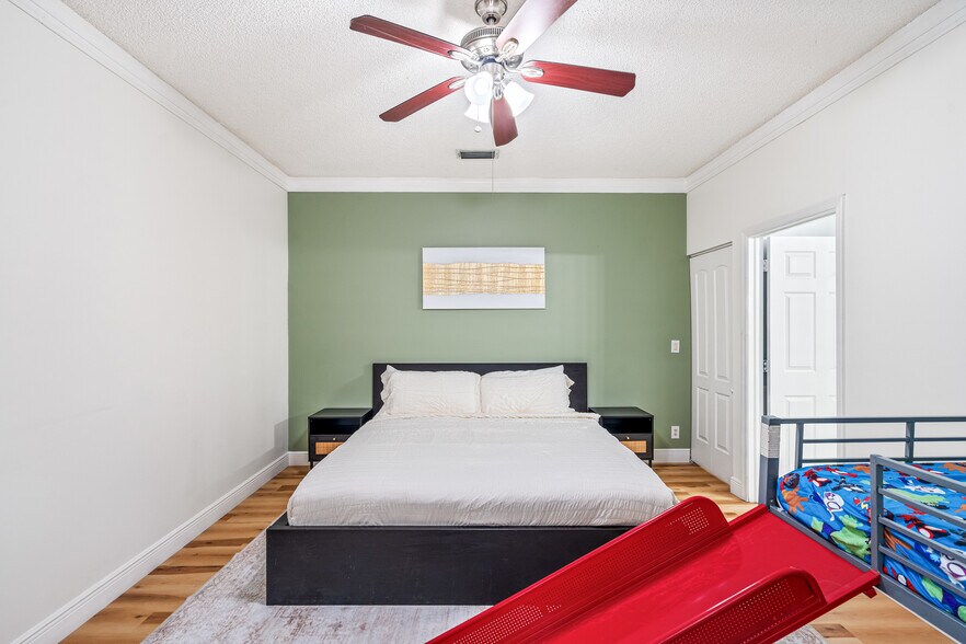 Building Photo - 1242 Olympic Cir