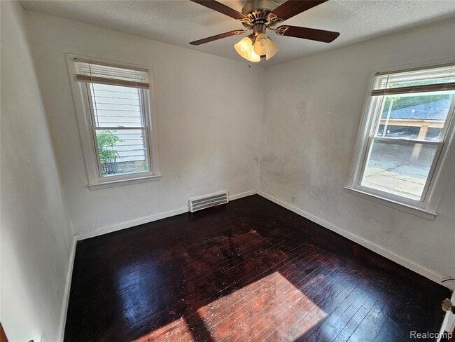Building Photo - 7415 Artesian St