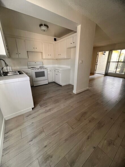 Building Photo - 8036 Owensmouth Ave
