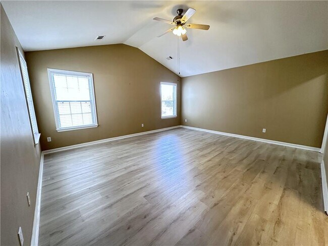 Building Photo - 4890 Weathervane Dr