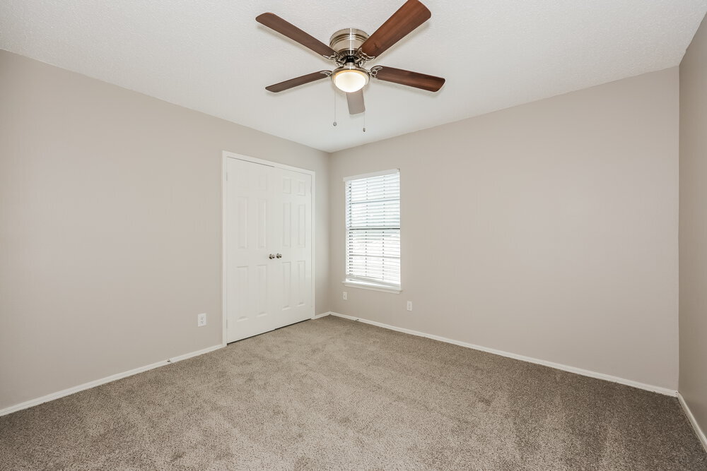 Building Photo - 423 Barton Dr