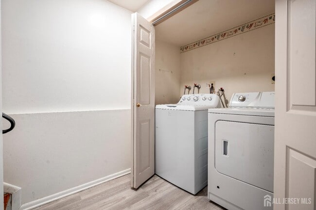 Building Photo - 424 Middlewood Rd