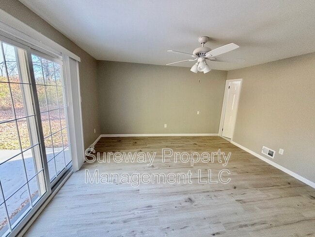 Building Photo - 605 Heather Ln