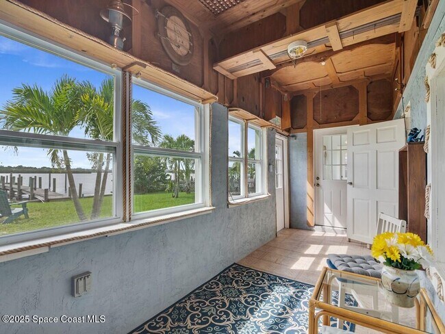 Building Photo - 3957 Canal Dr