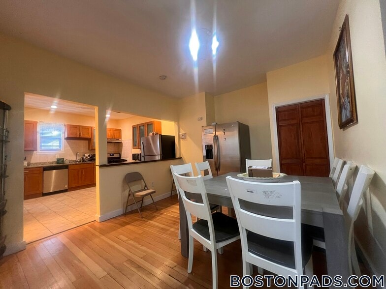 Primary Photo - 816 River St